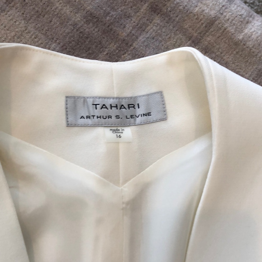 Beautiful Tahiti blazer.